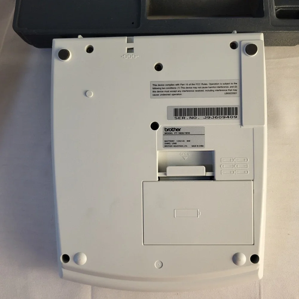 Brother PT-1800/1810 Label Maker + Hard Case